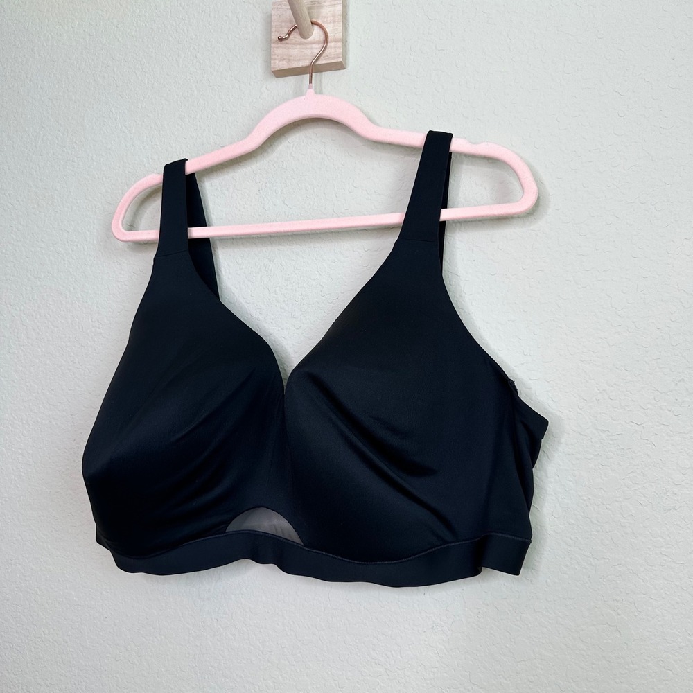 Cacique Black Lightly Lined No-Wire Wireless Bra 48F Cutout Detail